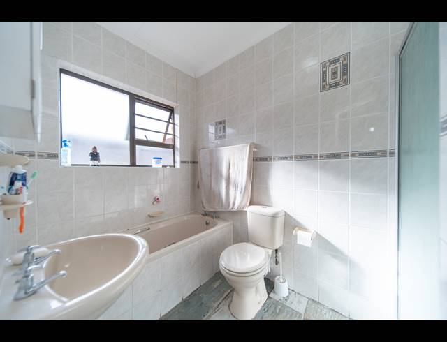 4 BEDROOM HOUSE FOR SALE IN DORCHESTER HEIGHTS